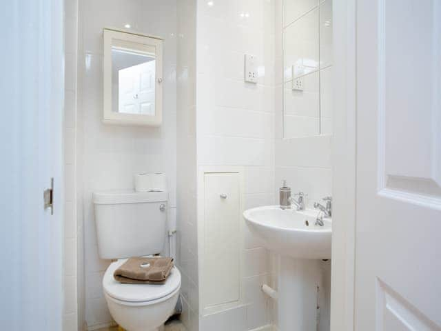 En-suite | Rock House Apartment - Rock House, Torquay