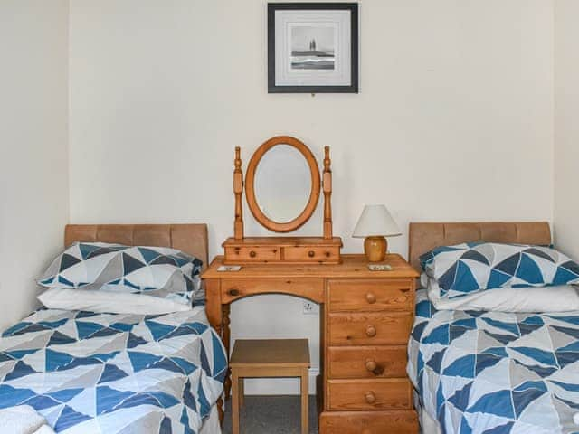 Twin bedroom | Totland, Wootton Bridge