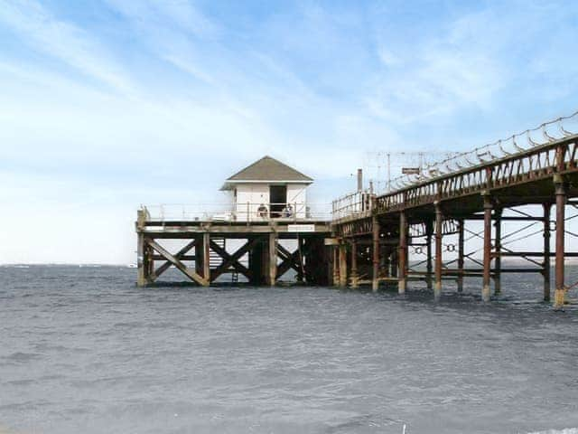 Totland Pier | Totland, Wootton Bridge