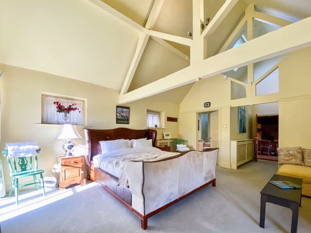 Double bedroom | Cottage 5 - Oaklands Farm, East Tytherley