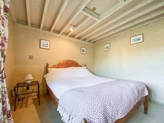 Double bedroom | Cottage 4 - Oaklands Farm, East Tytherley