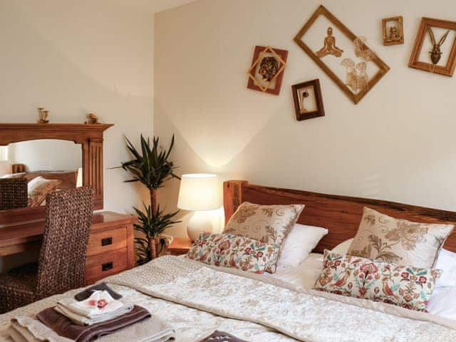 Double bedroom | Old Toads Barn, Theddlethorpe, near Mablethorpe