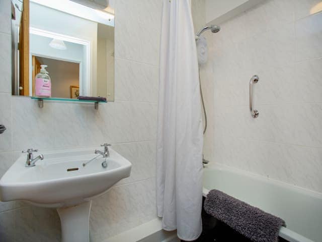 Bathroom | The Nook - Higher Trewithen Holiday Cottages, Sithians, near Falmouth