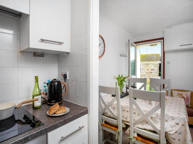 Kitchen/diner | Higher Trewithen/The Dairy - Higher Trewithen Holiday Cottages, Sithians