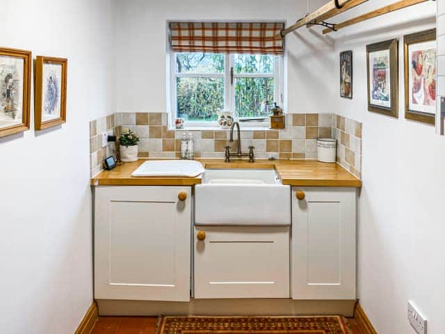 Kitchen | Woodhouse Cottage, Dobshill, near Chester