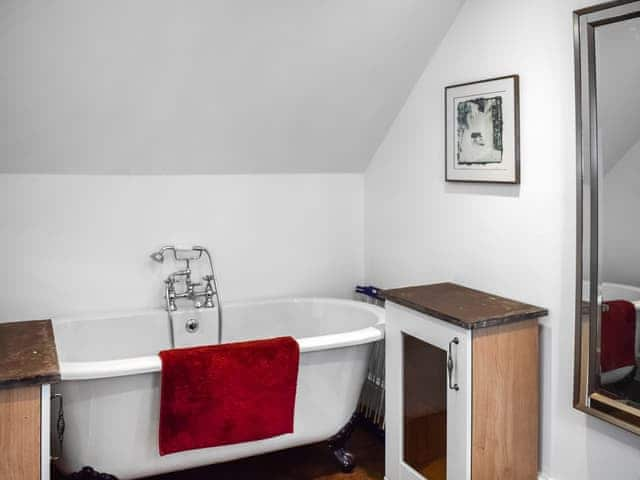 Bathroom | Old Chimneys Studio - Lewes Retreats, Plumpton Green, near Lewes