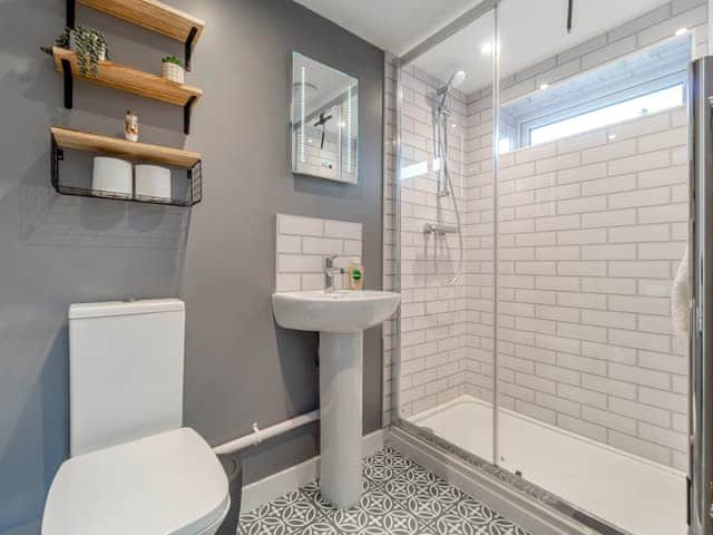 Bathroom | Sandpiper Cottage, Heacham