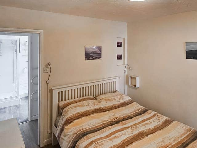 Double bedroom | This &rsquo;n&rsquo; That, Tintagel