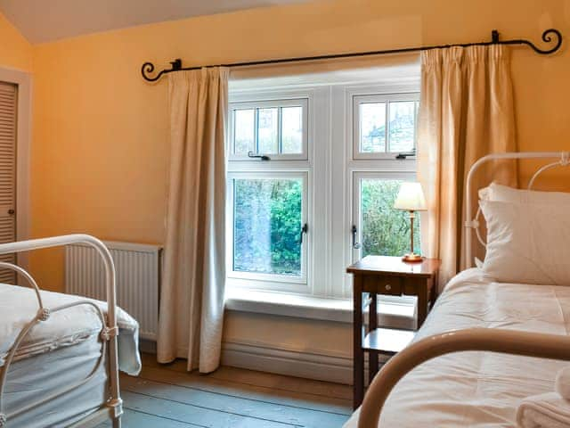 Twin bedroom | Beech Cottage, Carnforth