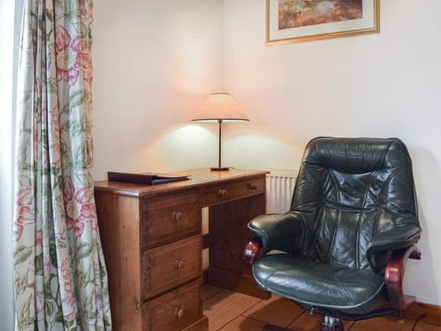 Sitting room | Meadowbrook Farm - The Old Stable - Meadowbrook Farm Cottages, Moreton, near Thame