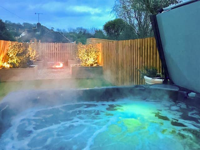 Hot tub | Hydrangea House, Hythe