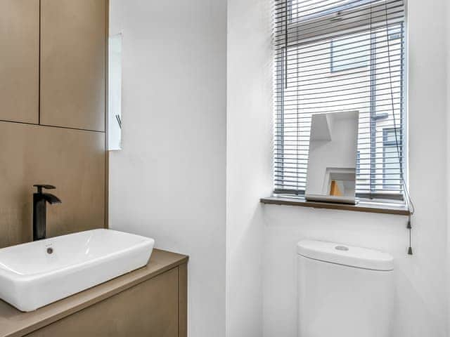 Bathroom | Gateway Retreat, Barrowford