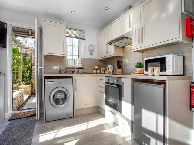 Kitchen area | Deers Holt - Granite Henge, Looe