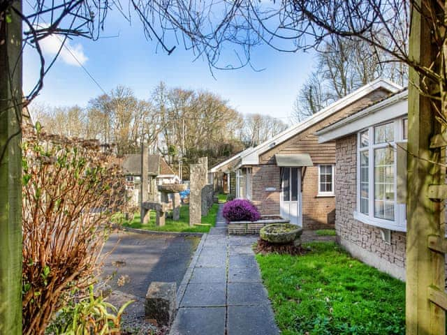 Exterior | Deers Holt - Granite Henge, Looe