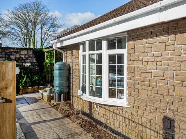 Exterior | Deers Holt - Granite Henge, Looe