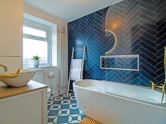 Bathroom | Sandpiper Cottage, Heacham