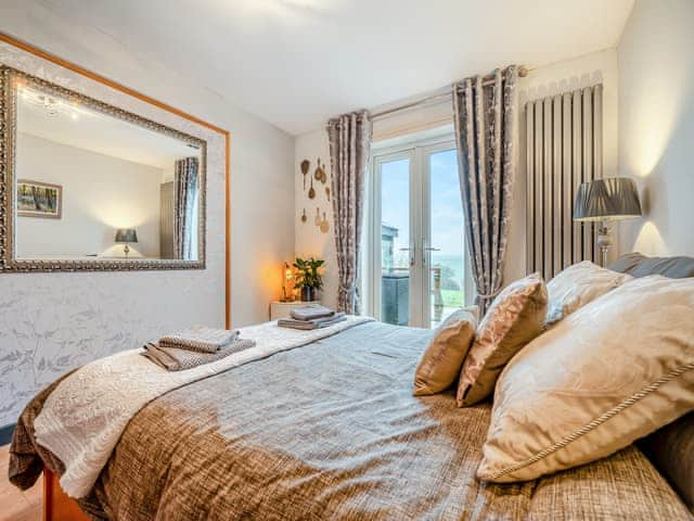 Double bedroom | Hindscarth Apartment - Hindscarth Holidays, Camelford