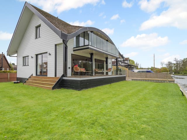 Exterior | Bide-A-Wee, Wroxham