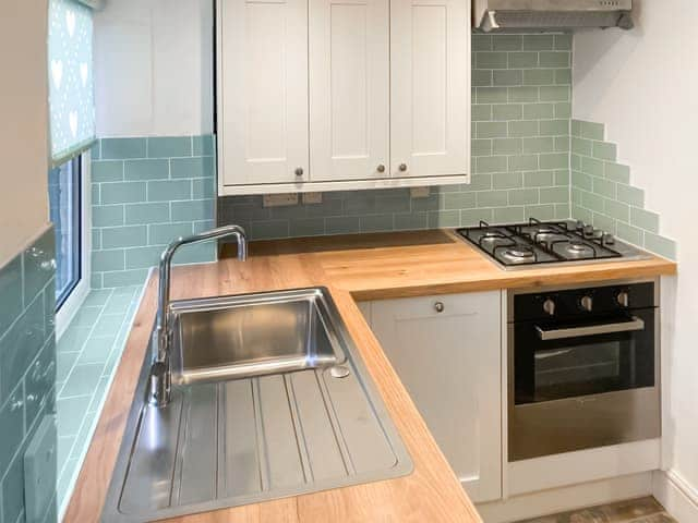 Kitchen | Cosy Cottage, Bourton-on-the-Hill, near Moreton-in-Marsh