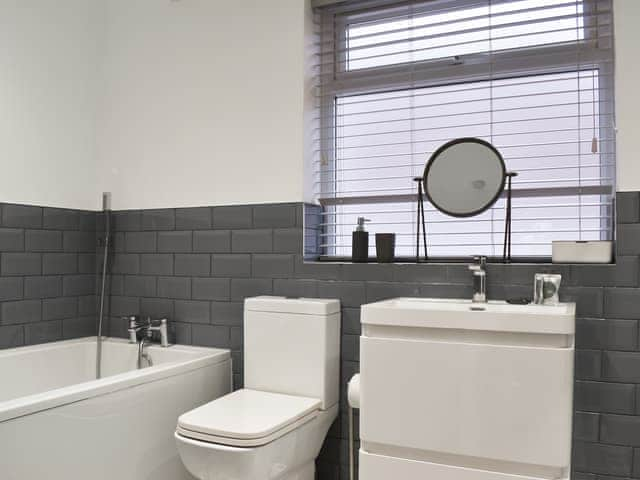 Bathroom | Oasis Cottage, Whitby