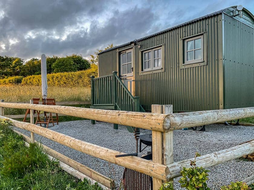 Exterior | Lowena - Gwel Teg, Liskeard