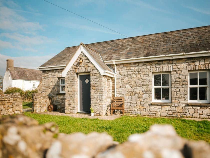 Jones&rsquo; Stable - Jones&rsquo; Cottages, Gower