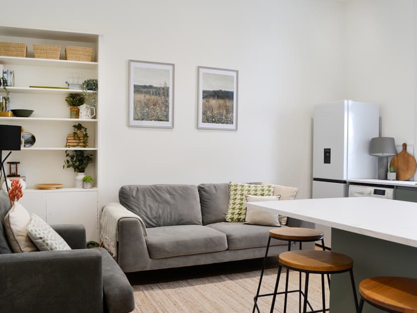 Prestwick Apartments Main Street Flat A in Ayr