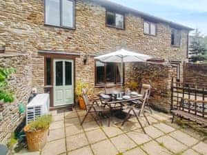 Outdoor eating area | The Popples, Ivybridge