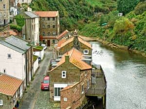 Exterior and Surrounding area  | Pilot Me Cottage, Staithes