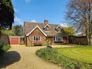 Exterior | Twegan, Trunch