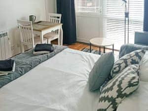 Double bedroom | Hynish House, Branahuie, near Stornoway