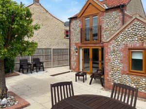 Patio | Seal Pup, Sheringham