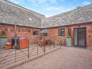 Exterior | Milkmaid&rsquo;s Barn - Woodend Farm, Huntley