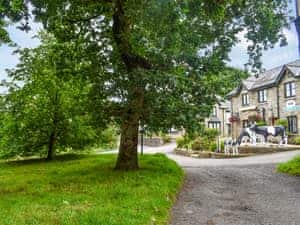 Exterior | Stonechat, Launceston