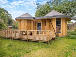 Exterior | The Treehouse - Heart of Scotland Holidays, Polmont, near Falkirk