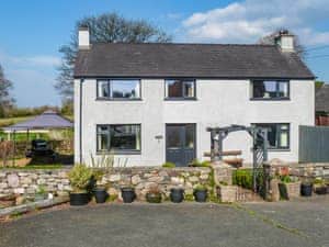 Exterior | Carols Cottage, Llanrug, near Caernarfon