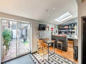 Indoor pub | Debenham Lodge, Cliftonville, Margate