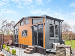 Exterior |  Meadow Lodge - Ailby Retreats, Ailby