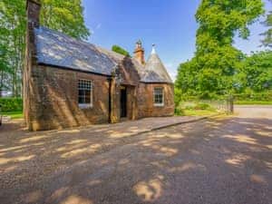 Exterior | West Lodge, Blairgowrie