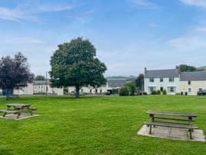 Surrounding area | Cross Keys House, Kelso