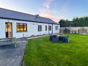 Exterior | The Martin&rsquo;s - Elwick Farm Holiday Cottages, Belford