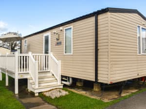 Exterior | Dunroamin, Sandown