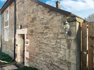 Exterior | Mews Cottage, Alnwick
