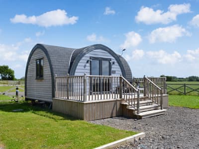 Exterior | Daisy Glamping Pod, Hatfield