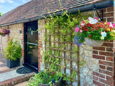 Exterior | Hop Cottage, Sellindge, near Folkestone