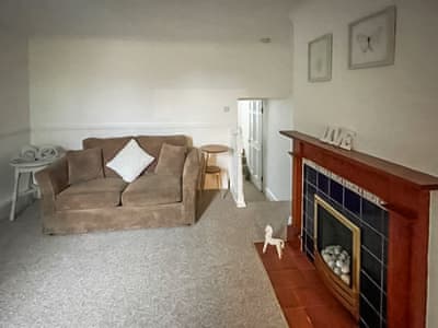 Living area | Amaya Two - Grantham Getaways, Grantham