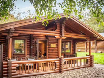 Exterior | Felmoor ParkMystic Falls, Felmoor Park