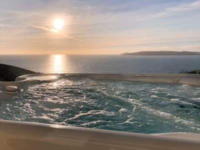 Hot tub | Crownhill Bay Garden Suite - Crownhill Bay House, Down Thomas, near Plymouth