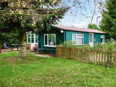 Comfortable, detached lodge | The Timothy Suite - Birchdale Lodges & Alpaca’s, Norton Disney, near Lincoln