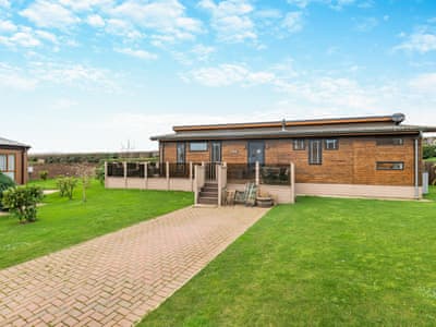 Exterior | Lobster Lodge - Russell Lodges at The Pines, Runswick Bay